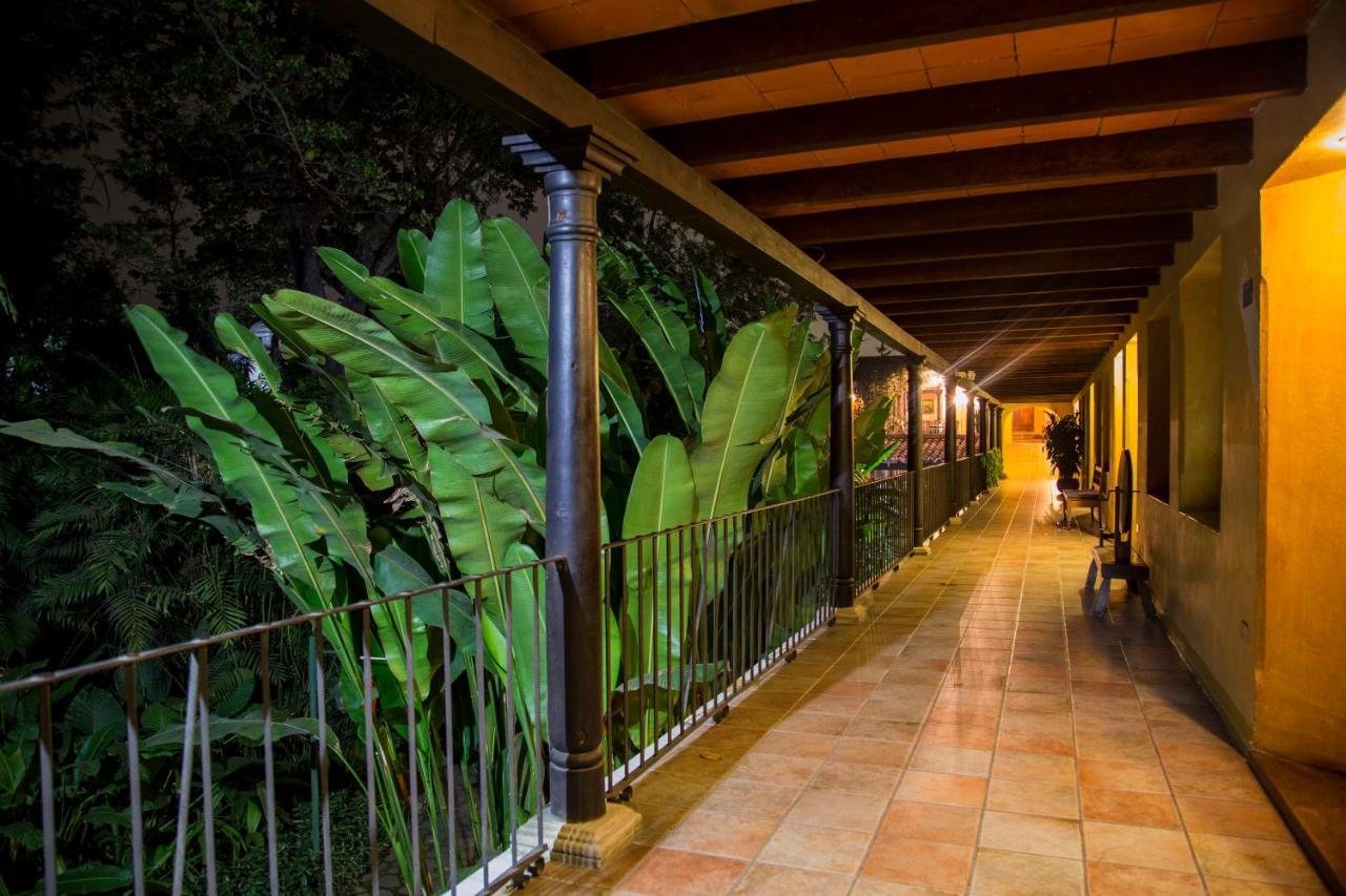 Hotel Las Farolas アンティグア・グアテマラ エクステリア 写真